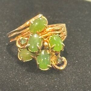 Vintage Gold Toned Jade Cluster Ring - Size 7.5